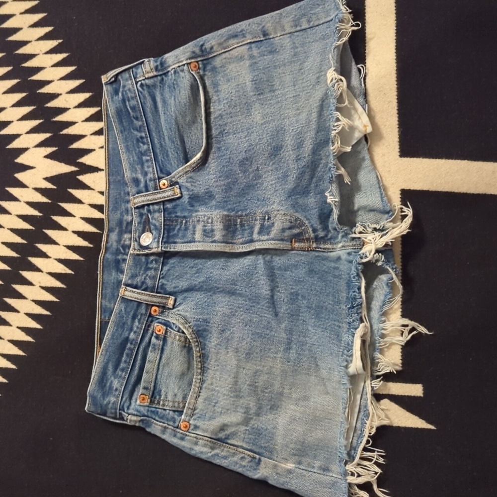 Levi 501 Cut-offs